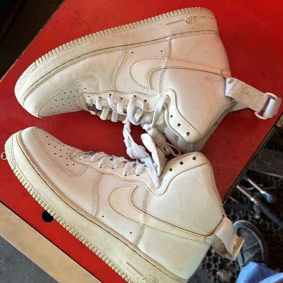 Men’s Nike airs AF1 - Picture 7 of 9